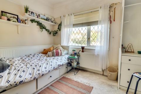 296 Broadway, Horsforth, Leeds, LS18 4EX