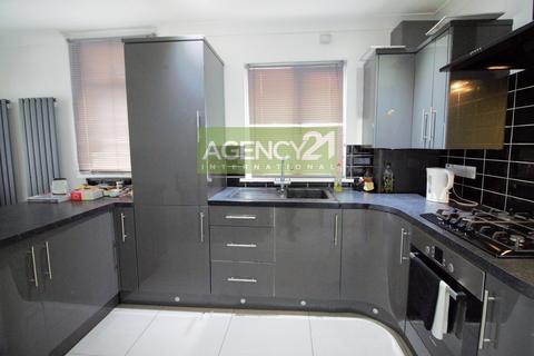 2 bedroom flat to rent, Rectory Road, Manor Park, E12