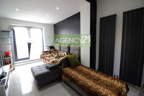 2 bedroom flat to rent, Rectory Road, Manor Park, E12