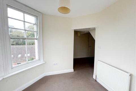 1 bedroom flat to rent, Woodland Vale Road, St Leonards-On-Sea TN37