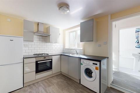 2 bedroom terraced house to rent, Tower Hill, Dover, CT17