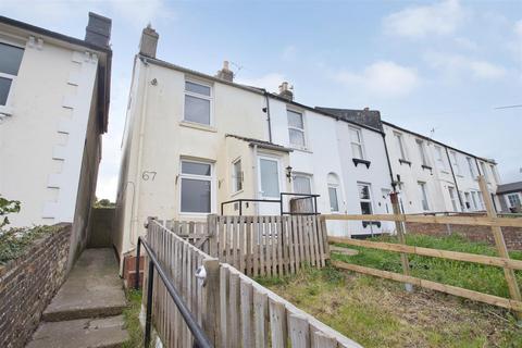 2 bedroom end of terrace house to rent, Tower Hill, Dover, CT17