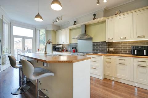 4 bedroom semi-detached house for sale, Buckland Hill, Maidstone, ME16