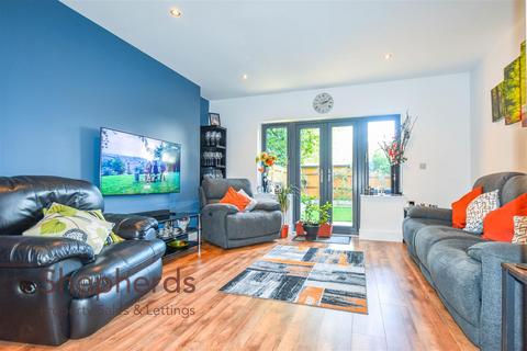 3 bedroom end of terrace house for sale, De Burgh Close, Broxbourne EN10