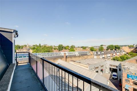 3 bedroom apartment to rent, Camden Road, London, N7