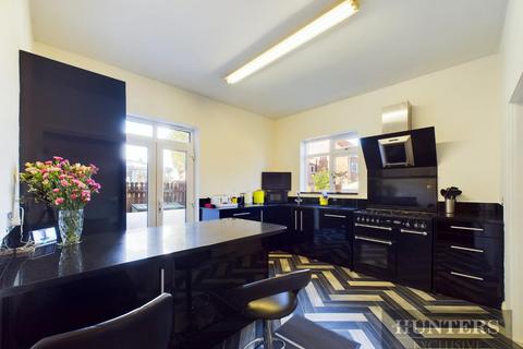 5 bedroom detached house for sale, Shaftesbury Road, Bridlington