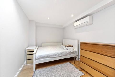 3 bedroom apartment to rent, Camden Road, London, N7