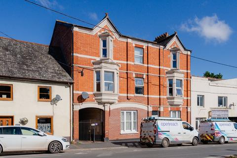 2 bedroom flat for sale, Bevin Court, Crediton, EX17