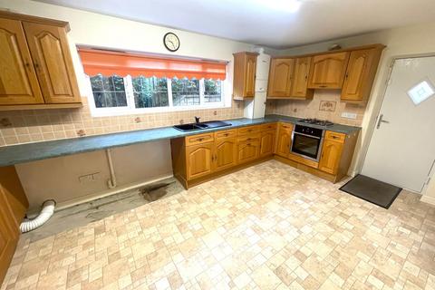 2 bedroom detached bungalow for sale, Overthorpe Road, Dewsbury, WF12