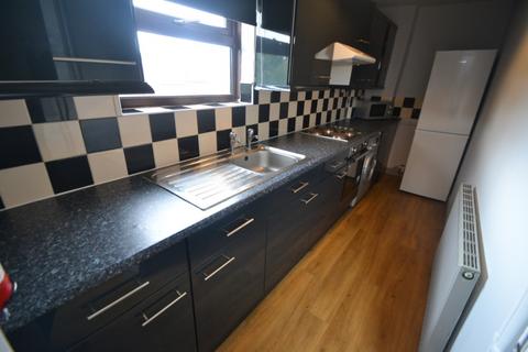 4 bedroom flat to rent, Cromwell Street, Nottingham NG7