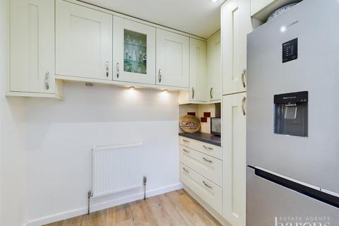 8 Corelli Road, Basingstoke, RG22 4NB