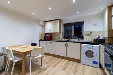 undefined, Queens Road, Hyde Park, Leeds