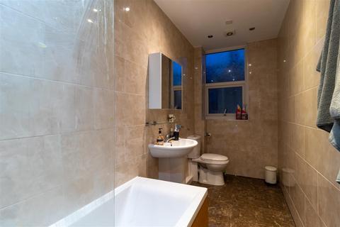 undefined, Queens Road, Hyde Park, Leeds