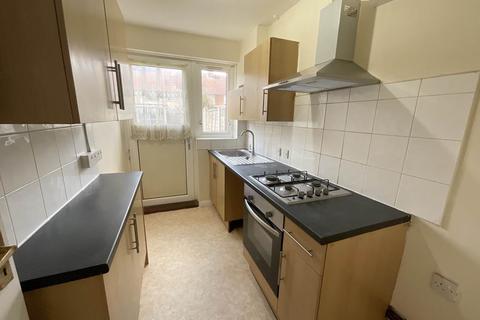 3 bedroom house to rent, Hedingham Road, Dagenham,