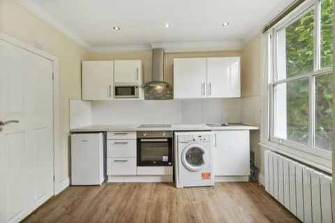 Studio to rent, Bamborough Gardens, London W12