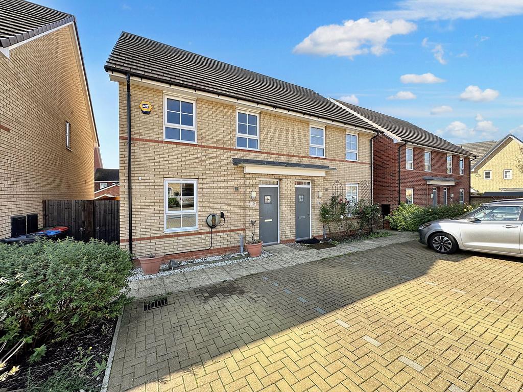 Cornelius Crescent, Milton Keynes MK11 3 bed semidetached house to