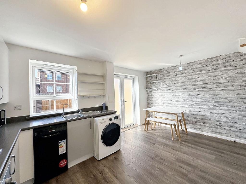 Cornelius Crescent, Milton Keynes MK11 3 bed semidetached house to