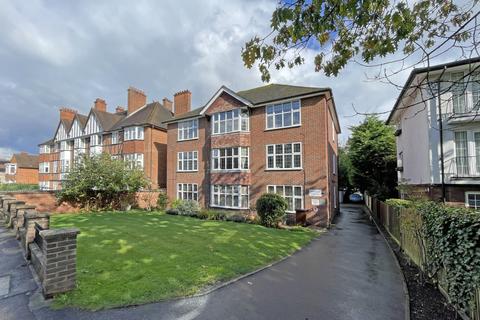 1 bedroom flat for sale, Ashley Road,  Epsom, KT18