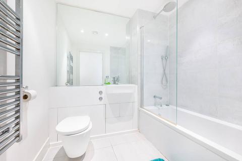 2 bedroom flat for sale, Lakeside Drive, Park Royal, London, NW10