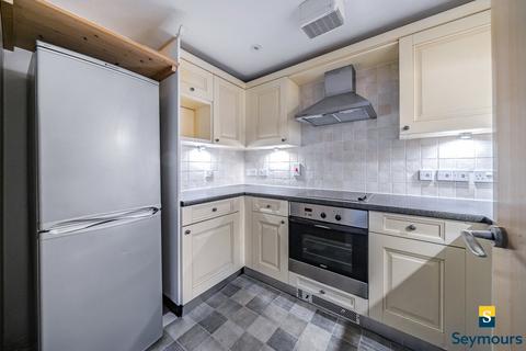 2 bedroom flat for sale, East View Lane, Surrey GU6