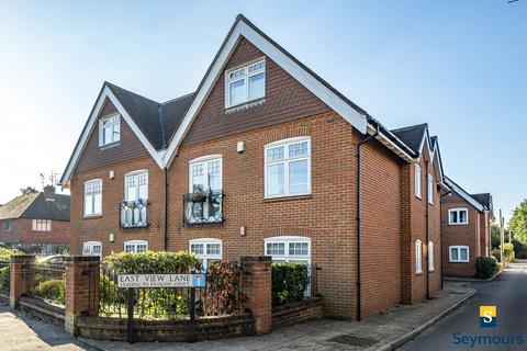 2 bedroom flat for sale, East View Lane, Surrey GU6