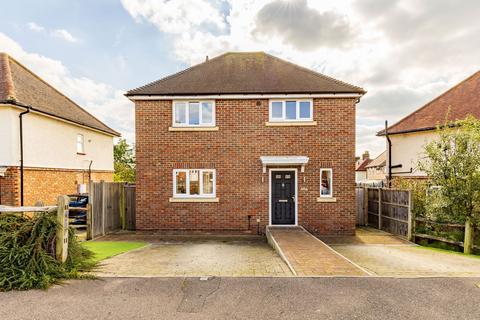 3 bedroom detached house for sale, Fentum Road, Guildford, GU2