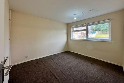 2 bedroom flat for sale, Okehampton Avenue, Leicester, LE5