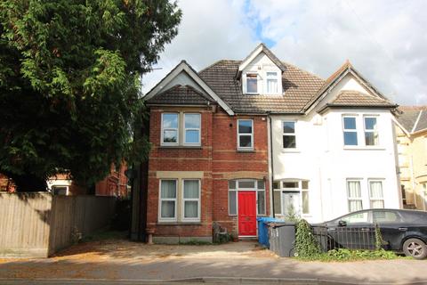 2 bedroom apartment to rent, Kingsbridge Road, Ashley Cross