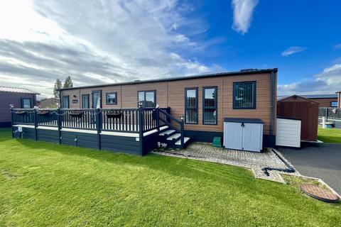 2 bedroom lodge for sale, Heron Drive, Darlington