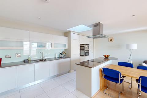 2 bedroom flat for sale, Western Road, City Centre, Brighton, BN1