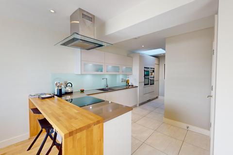 2 bedroom flat for sale, Western Road, City Centre, Brighton, BN1