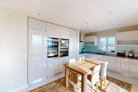 2 bedroom flat for sale, Western Road, City Centre, Brighton, BN1