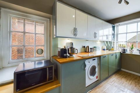 3 bedroom flat for sale, Hillcrest Court, Pulham Market