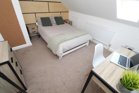 5 bedroom detached house to rent, Claude Street, Nottingham NG7