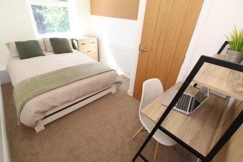 5 bedroom detached house to rent, Claude Street, Nottingham NG7