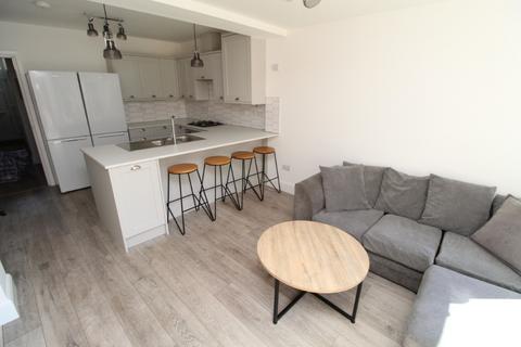 5 bedroom detached house to rent, Claude Street, Nottingham NG7