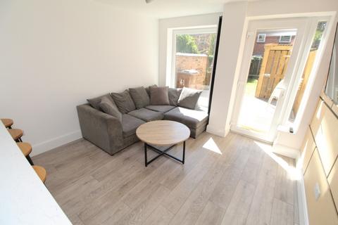 5 bedroom detached house to rent, Claude Street, Nottingham NG7
