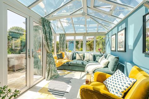 Newhaven Berrells Road, Tetbury, GL8 8ED