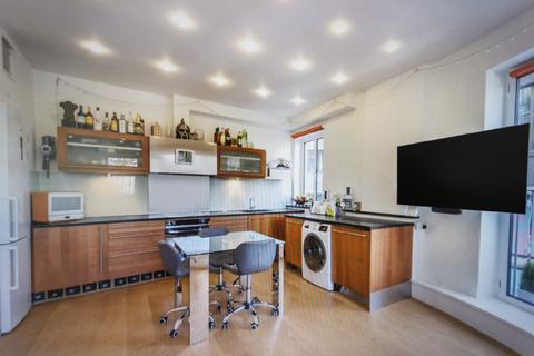 2 bedroom flat for sale, Marshall Street, Westminster, W1F