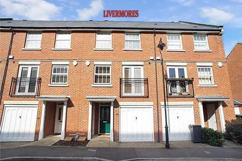 4 bedroom terraced house to rent, Reed Court, Ingress Park, Greenhithe, Kent