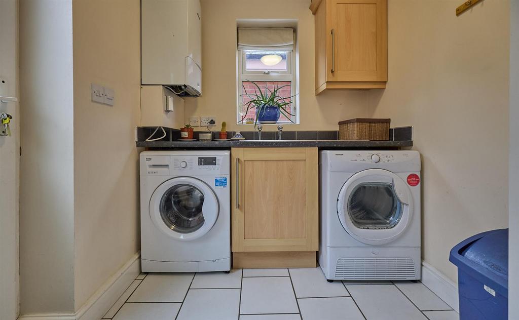 Utility room to front