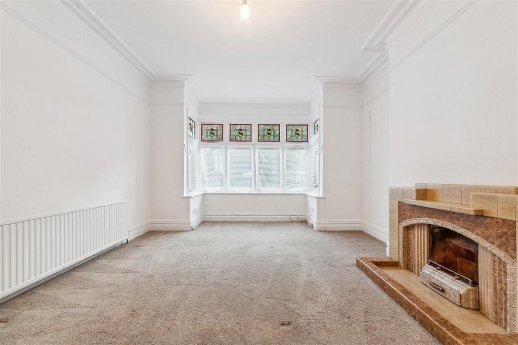 Hayter Road, London 1 bed flat - £1,647 pcm (£380 pw)