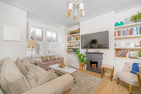 4 bedroom maisonette for sale, Kenley Road, St Margarets Village