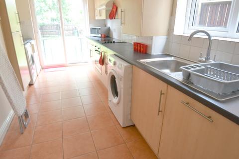 5 bedroom detached house to rent, Rutland Road, West Bridgford NG2