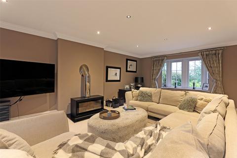 5 bedroom detached house for sale, Woodthorpe Hall Gardens, Sandal, Wakefield, WF2