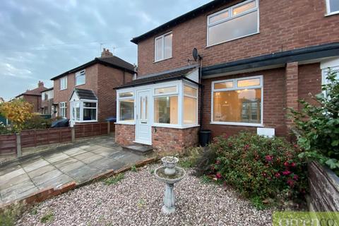 3 bedroom semi-detached house to rent, The Quadrant, Stockport SK1