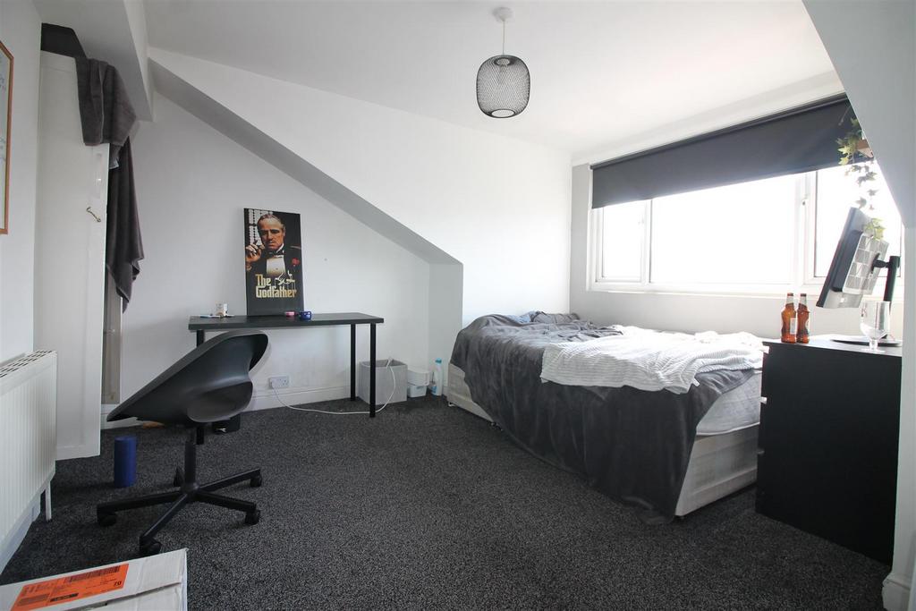 13 MP- Bedroom 4.JPG