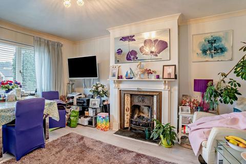 2 Springfield Gardens, Morganstown, Cardiff, CF15 8LQ
