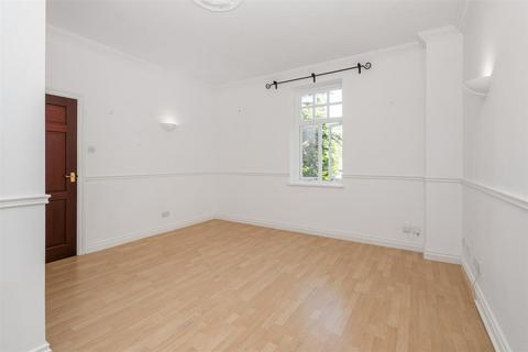 1 bedroom apartment for sale, Catherines Close, Catherine-De-Barnes, Solihull