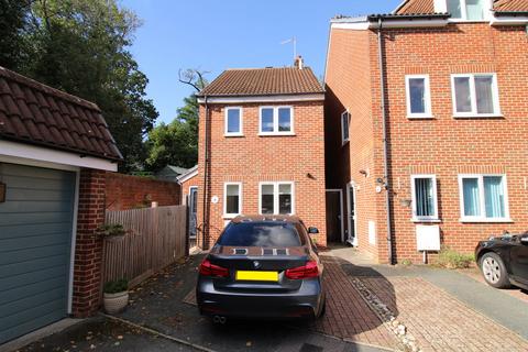 2 bedroom detached house for sale, Hildenlea Place, Shortlands, Bromley, BR2